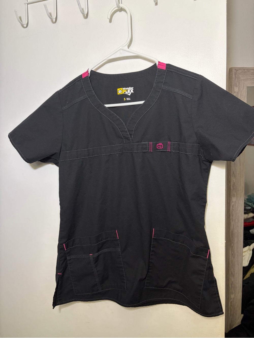 Women’s Wink wonder flex scrub set black small